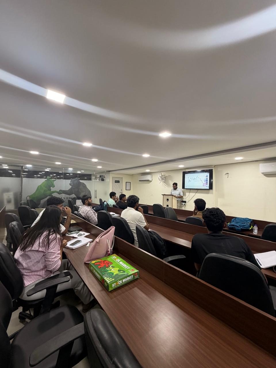 BullsEdge Ahmedabad classroom with mentor